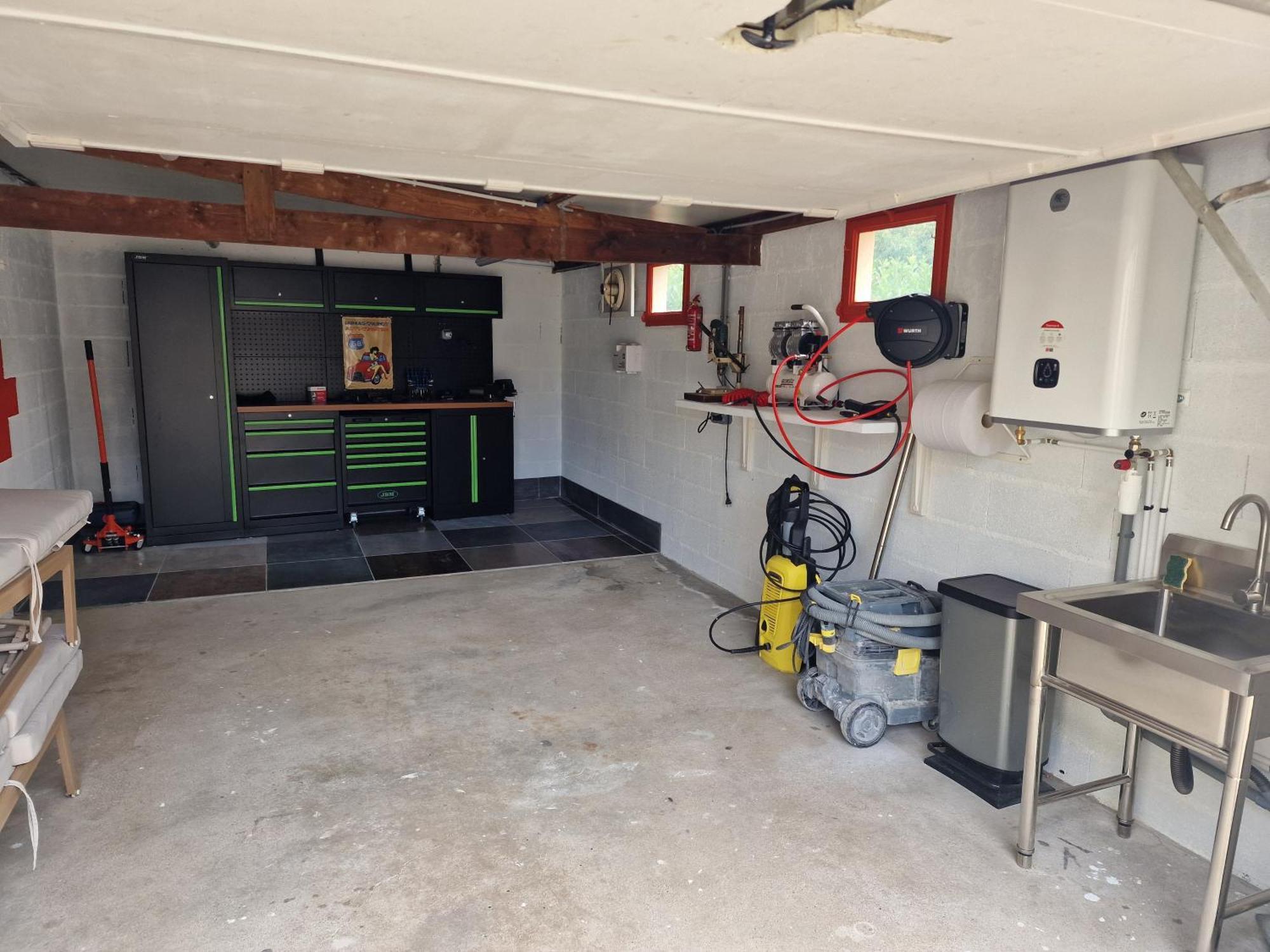 Le Garage Magny-Cours